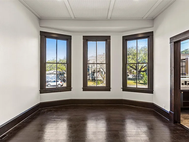 3902 Bernardo De Galvez #B — Photo 17