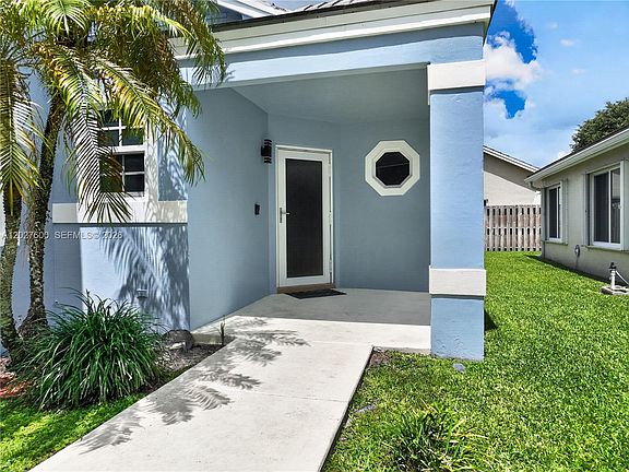 3rd image of 9203 Arborwood Cir