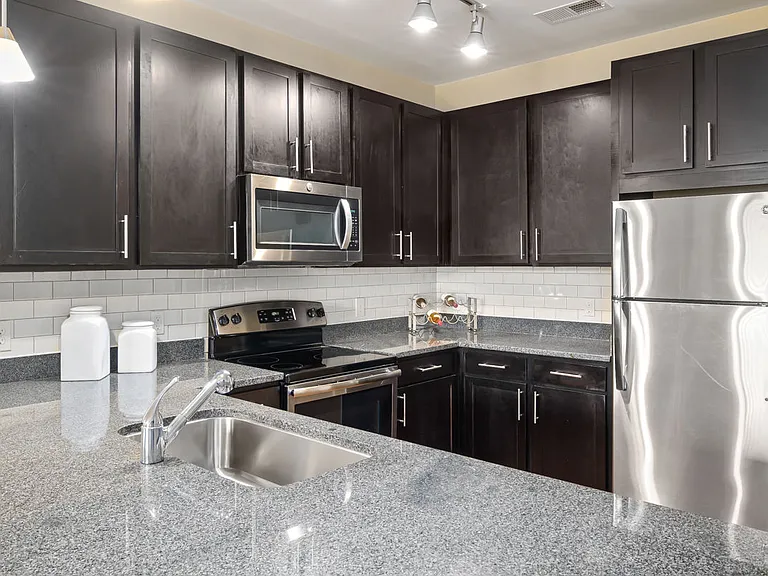 Parkside Place Apartments — Photo 13