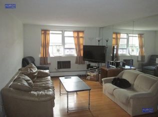 263 Everett St #2A, Boston, MA 02128