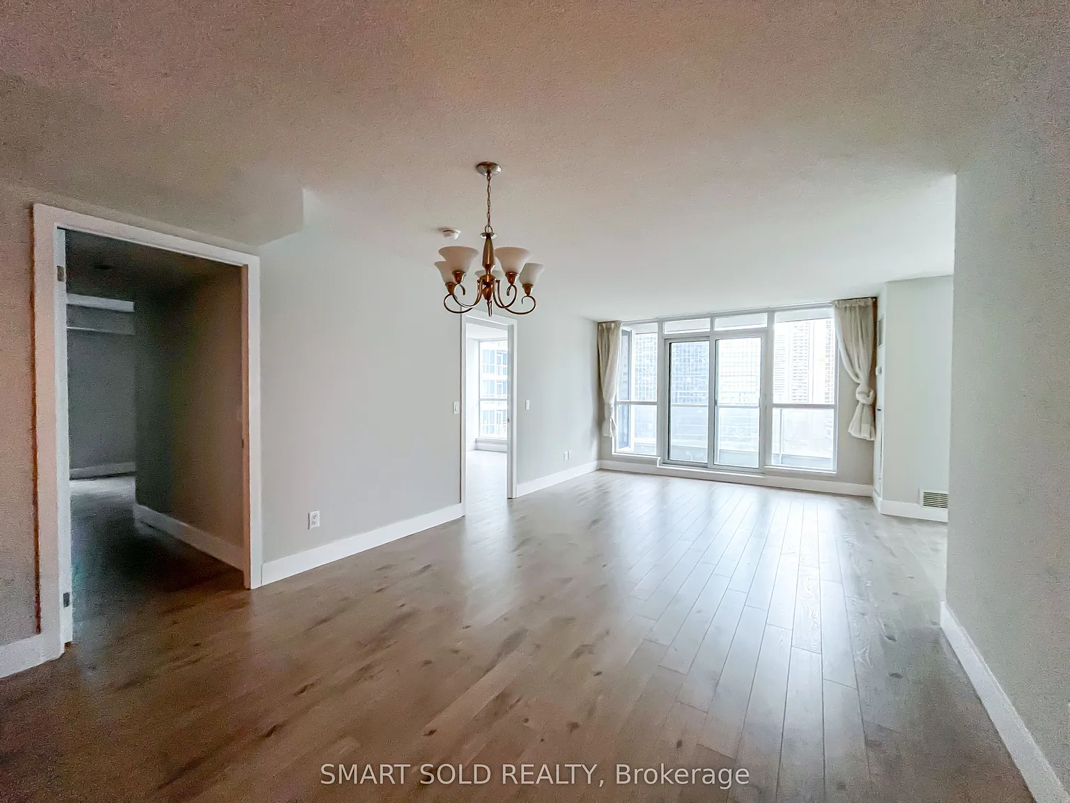 3 bed, $4,000 — Photo 2
