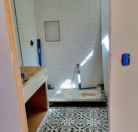 4th image of 4383 41st St