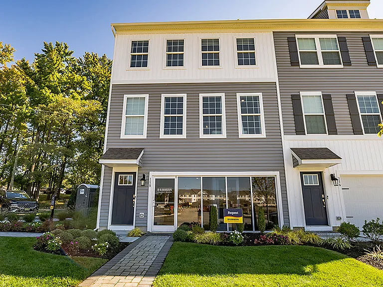 515 N Palace Dr — Photo 28