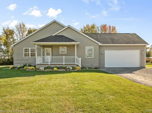 5611 Plank Rd, Cottrellville, MI 48039
