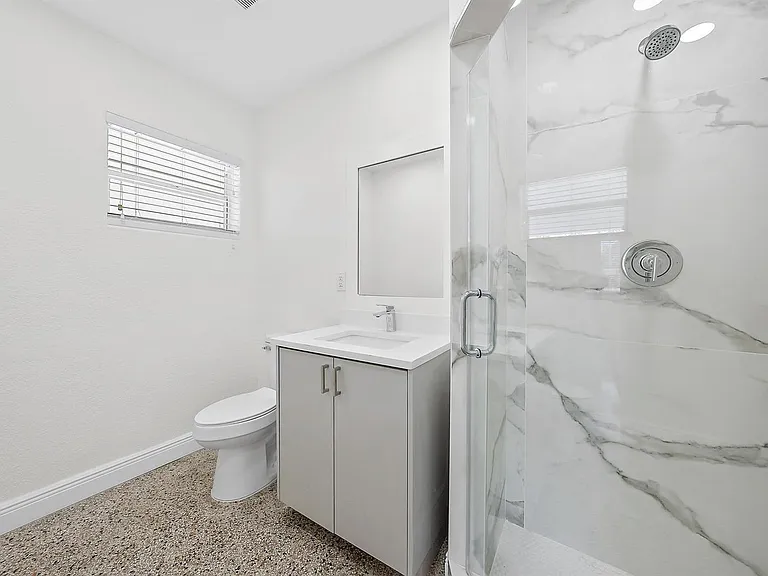 3808 Broadway #3 — Photo 9