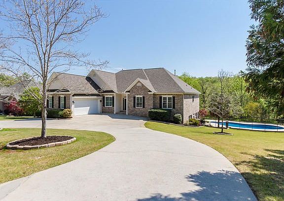 2nd image of 1458 Knob Hill Cir