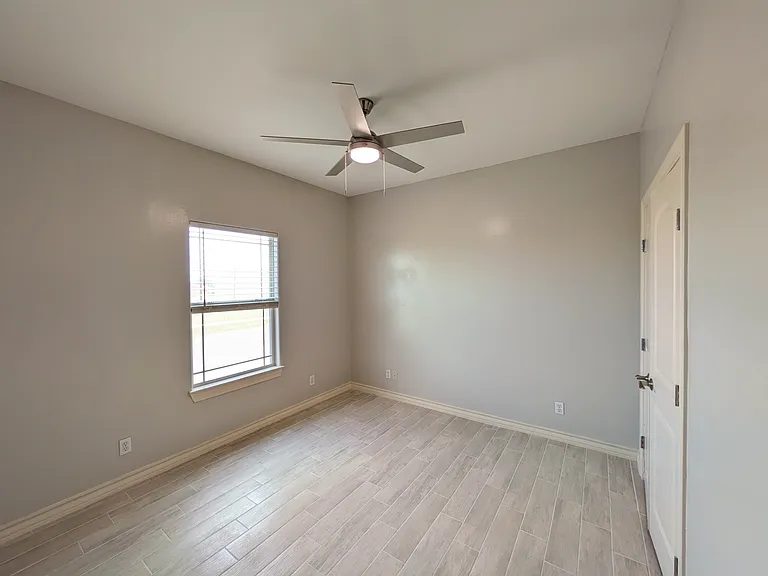 3432 Midtown Cir — Photo 22