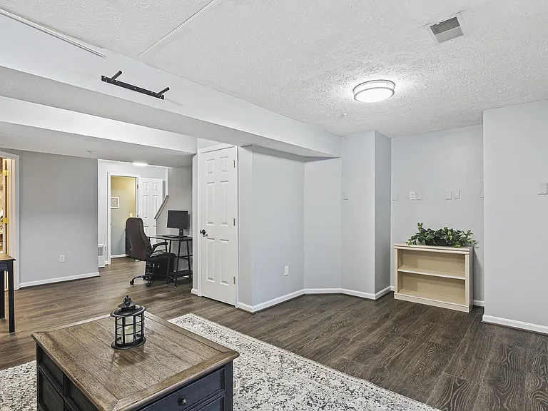 5707 Joseph Ct — Photo 13