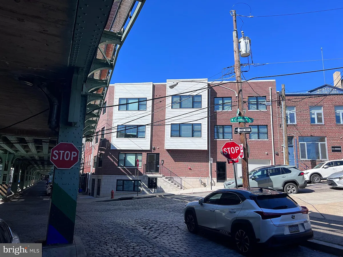 Building Photo - 114 Cotton St #3F