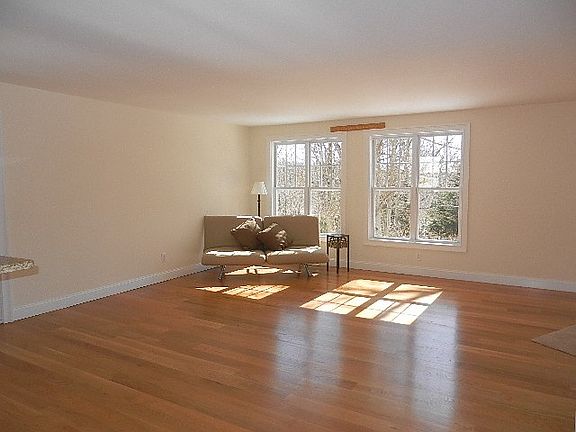 5th image of 39 Kentview Dr