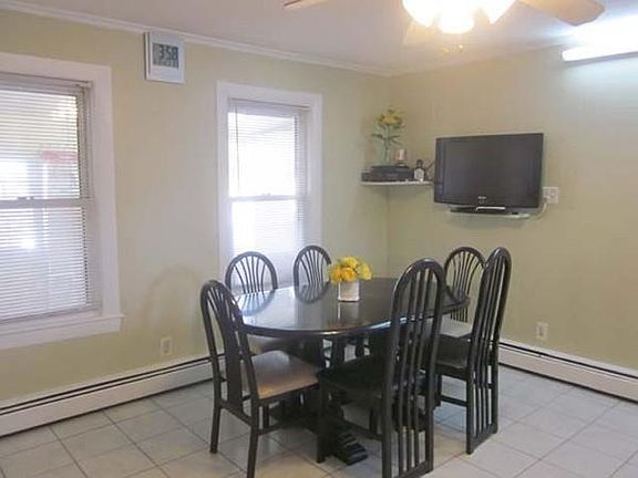 3rd image of 109 Farnham St