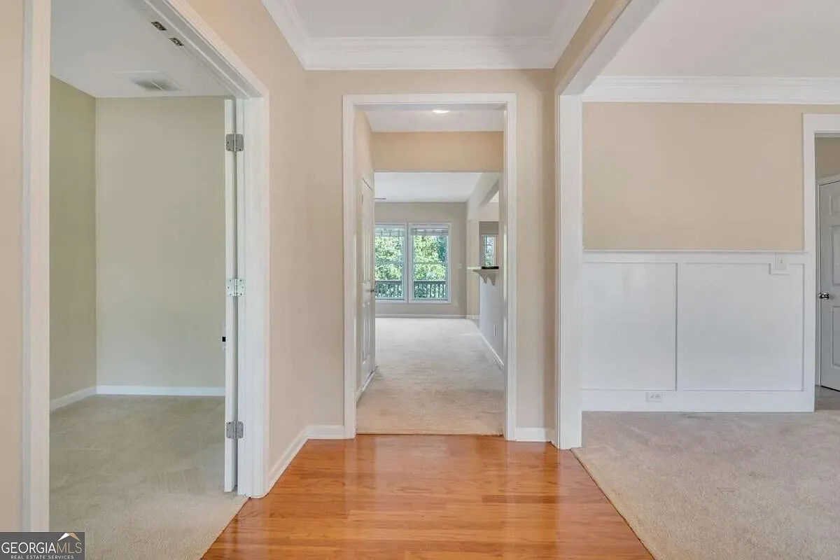 4 bed, 2.5 bath, 2140 sqft, $3,350 — Photo 4