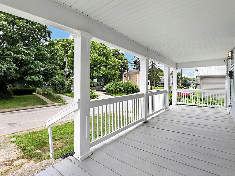 1768 Kent St — Photo 4