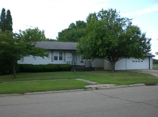 529 E Main St, Klemme, IA 50449