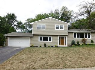 5 Ainslie Ct, East Brunswick, NJ 08816