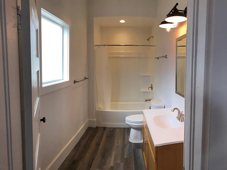 311 S Anderson St — Photo 5