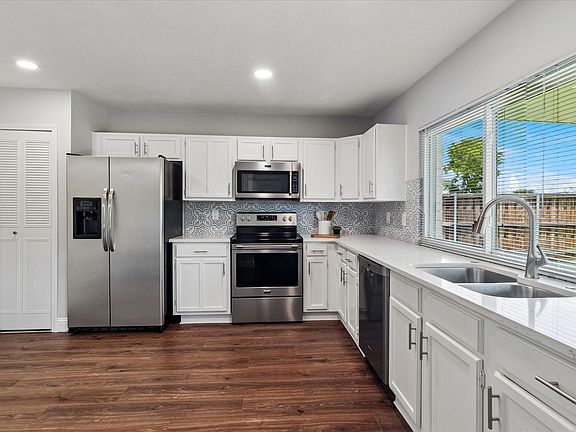 2nd image of 4900 Avery Cir