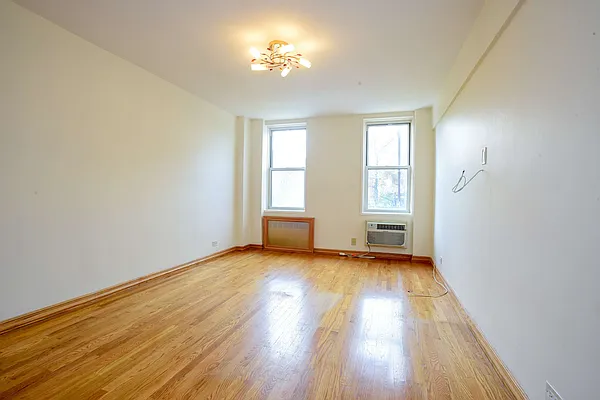 Sold by Reliable Sell & Buy Realty Inc | media 20