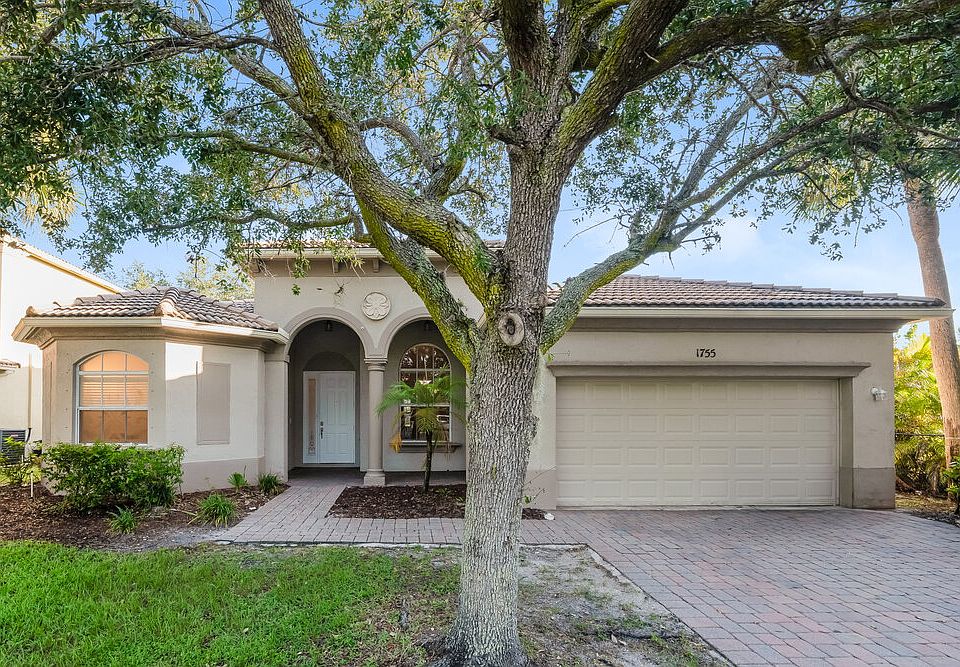 1st image of 1755 Palisades Dr