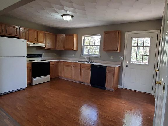 4th image of 161 Biliken Ct