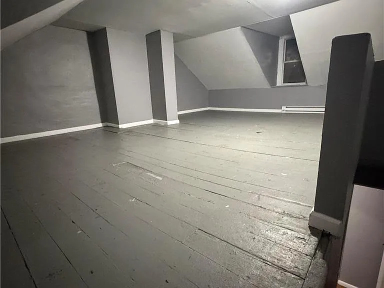 626 Oak St — Photo 3