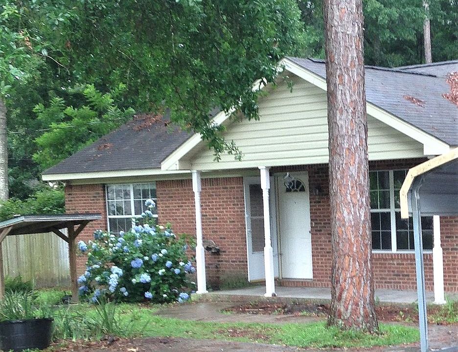 Front view w/fish pond