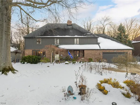 29231 Wolf Rd, Bay Village, OH 44140