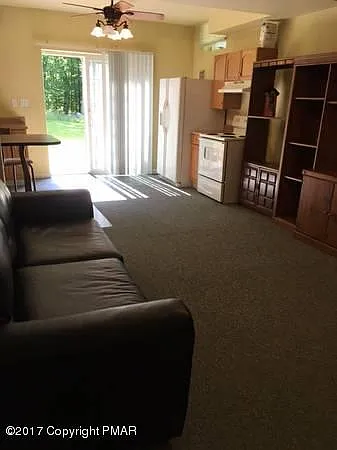132 Bird Ln photo 1