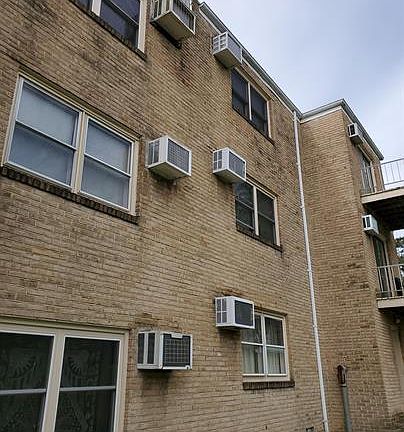 4th image of 512 E Washington St