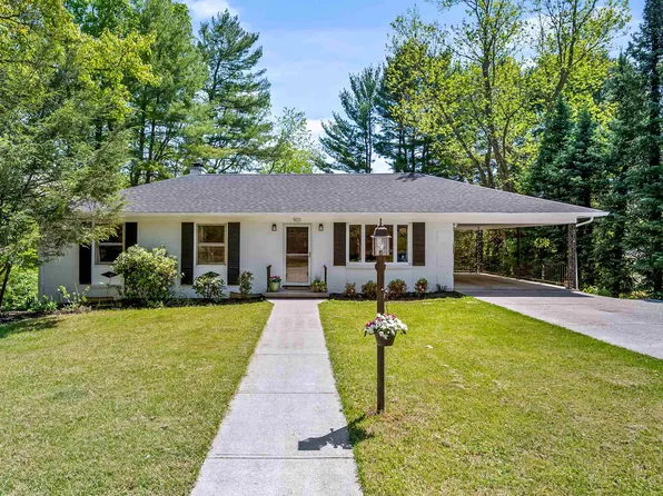 901 McBryde Dr, Blacksburg, VA 24060