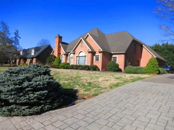 932 Colonial Dr, Morristown, TN 37814