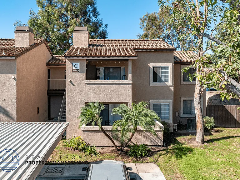 619 E. Riverside Dr. — Photo 5