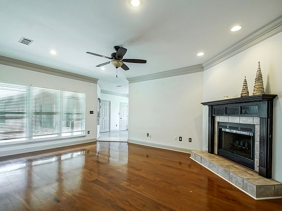5th image of 17457 Lauren Dr