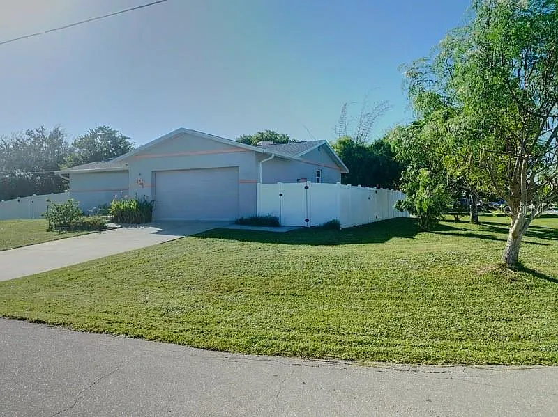 Building Photo - 323 Dolphin Pkwy