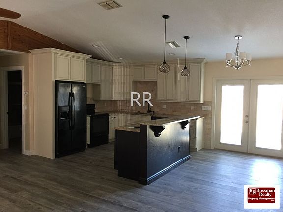 3rd image of 301 SE 15th Ter