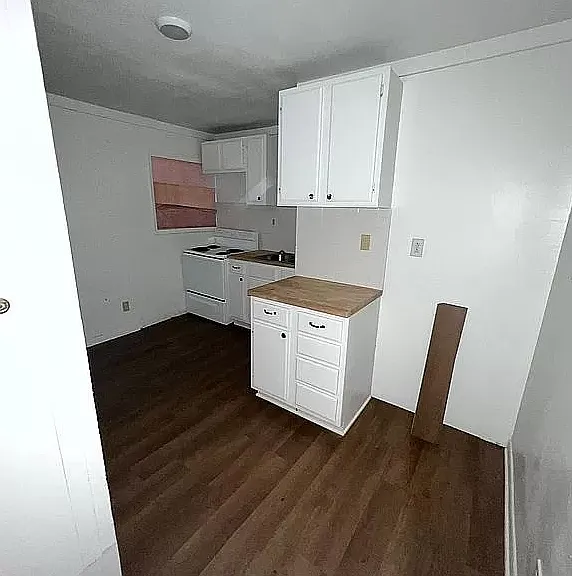 101 W 12th St #103 — Photo 7
