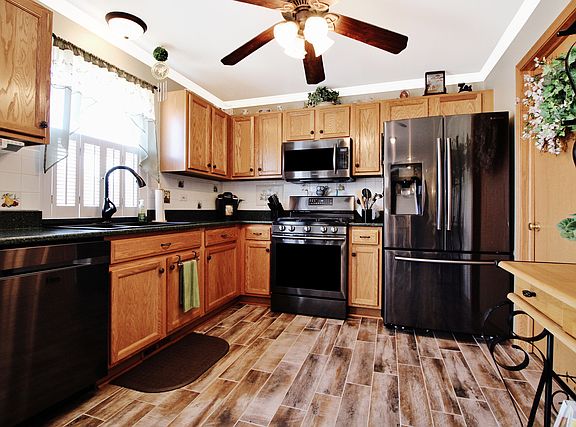 5th image of 276 E Camden Ln