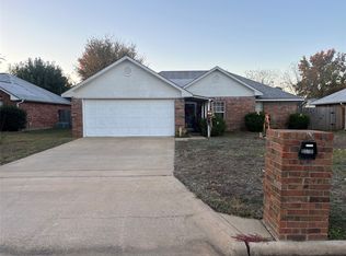 2550 Briarwood Dr, Paris, TX 75460