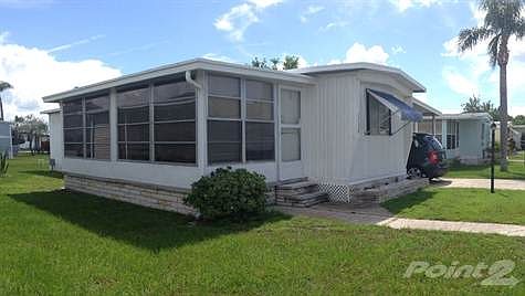 STREET VIEW IN THIS BEAUTIFUL PARK