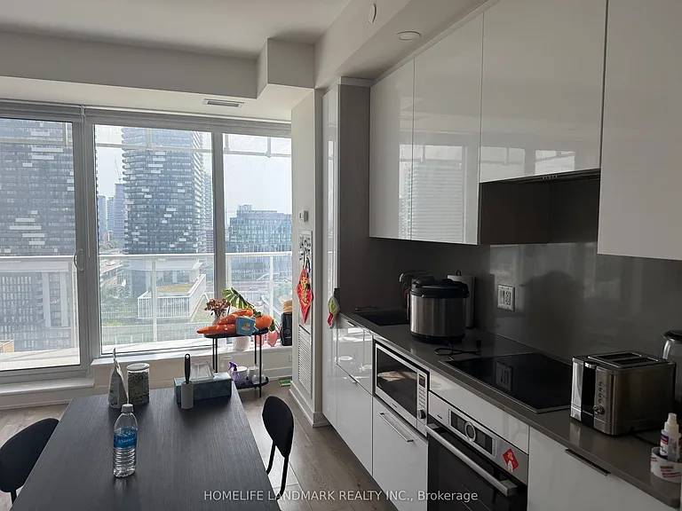 28 Freeland St #1708 — Photo 9