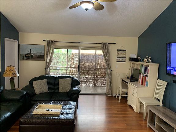 4th image of 709 Gardens Dr APT 203