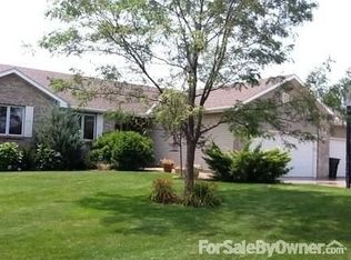 8833 Edwin Ln, Lincoln, NE 68517