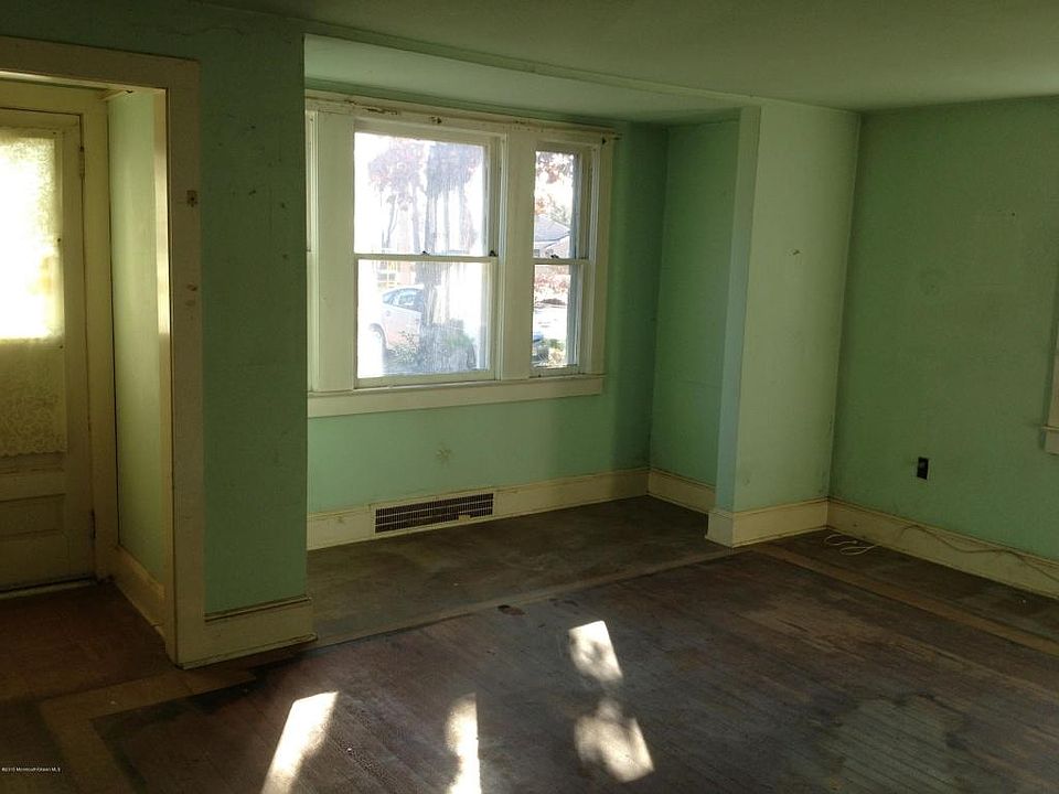 2nd image of 155 Clayton Ave
