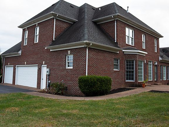 4th image of 373 Paulette St