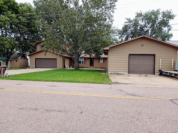 2nd image of 720 N Lake Dr