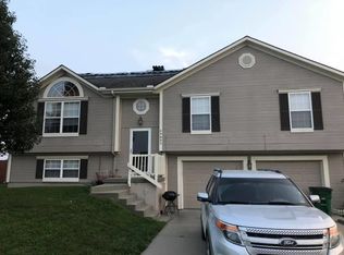 9805 E 221st St, Peculiar, MO 64078