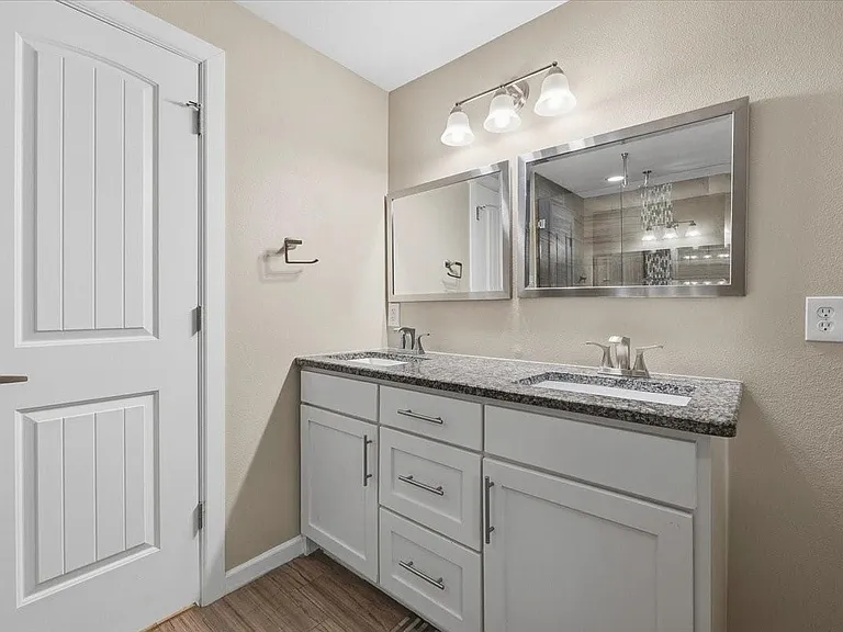 401 N Bailey Ave — Photo 19
