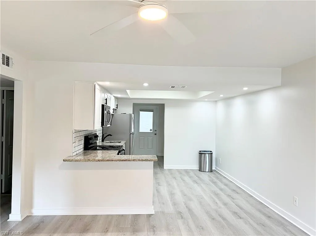 2 bed, 2.0 bath, 1008 sqft, $1,950 — Photo 3