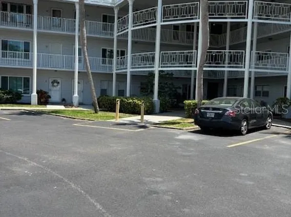 2449 Columbia Dr APT 13, Clearwater, FL 33763