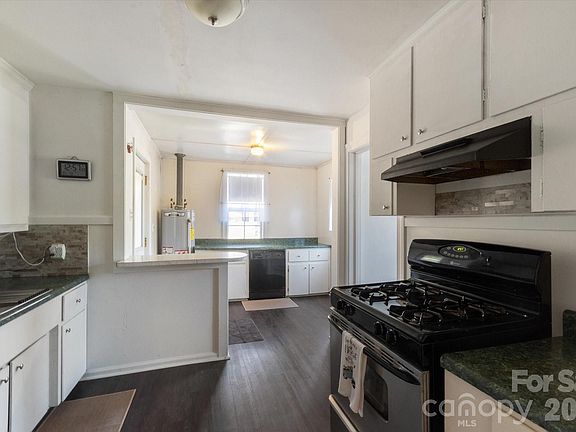3rd image of 25 Montview Cir